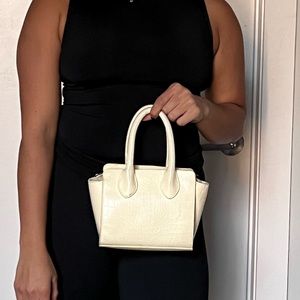 Small target handbag